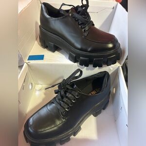 Women Black Chunky Oxfords *NEW*